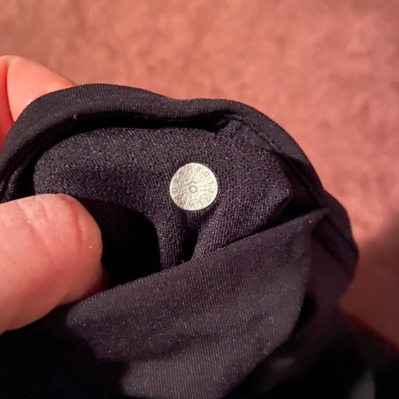 Size 6 lululemon leggings - Picture 7 of 8